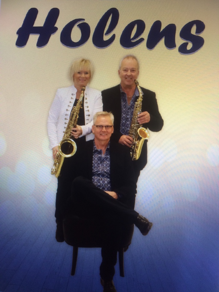 Denna kväll underhåller Holens