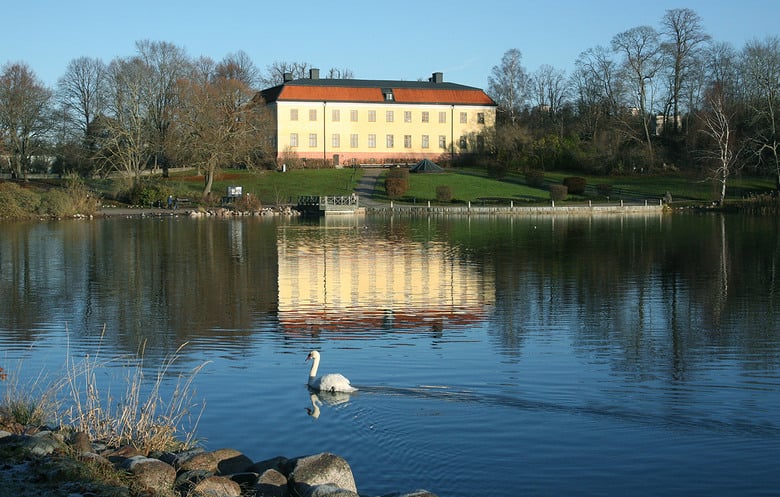 Edsbergs slott sett från Edsviken.