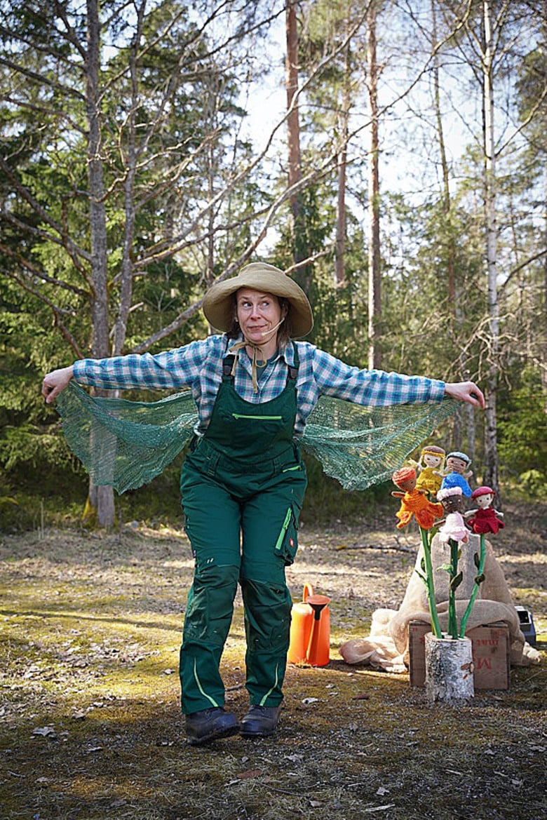 Micaela Gustafsson i föreställningen Blommorna.