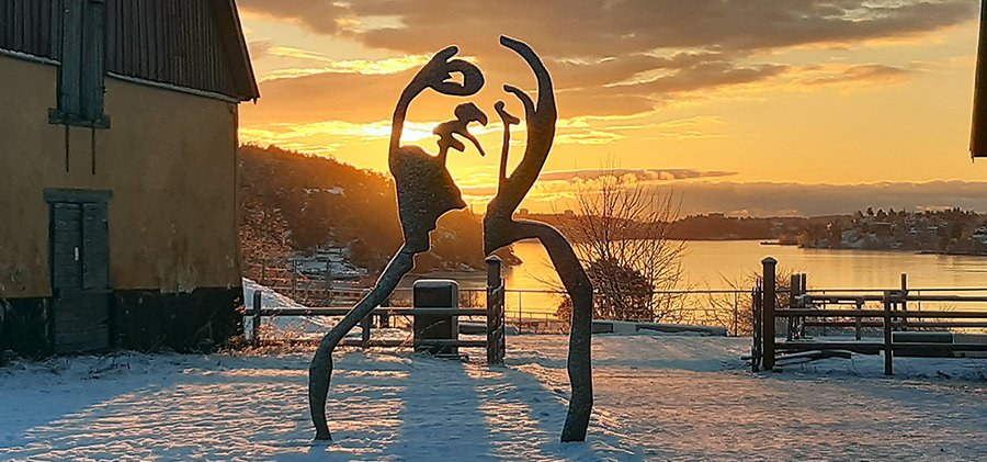 När jag blundar. Skulptur på Edsvik, av Thomas lacke.