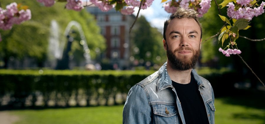 Porträtt av författaren Callum Bloodworth