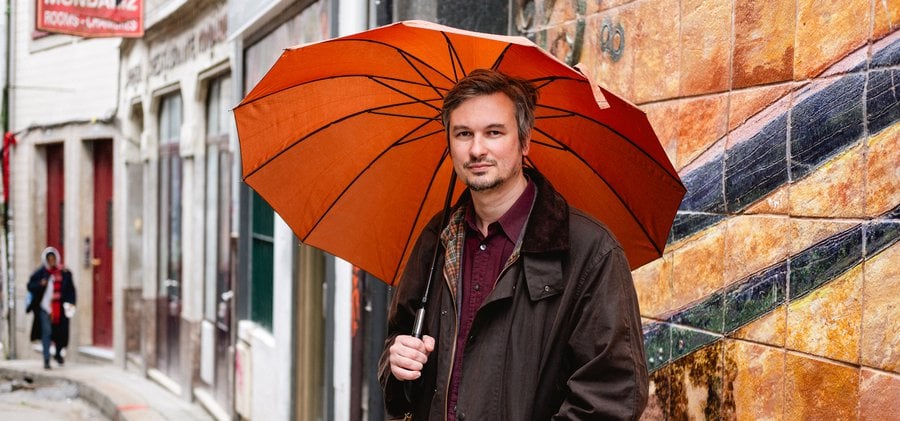 Porträtt av författaren Maxim Grigoriev