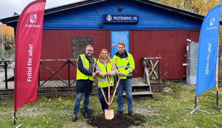 Thomas Nyman, ordf kultur- och fritidsnämnden, Hanna Clerkestam, ordf SKAB, Anton Lindborg, vd, Lindborg & Söner.